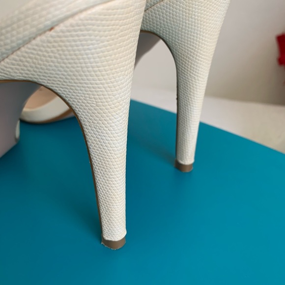 Ivory shoes - Picture 4 of 4